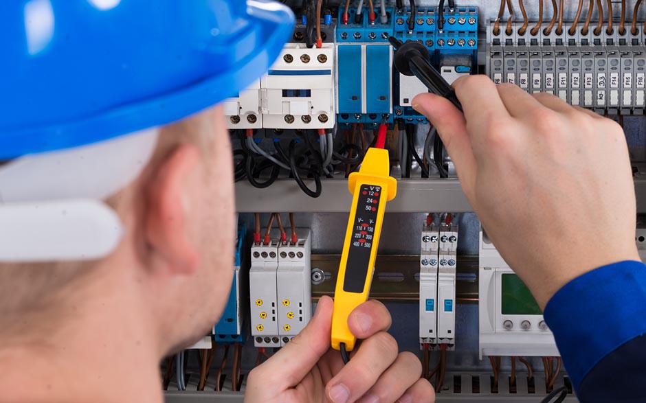 taux horaire électricien Paris 2
